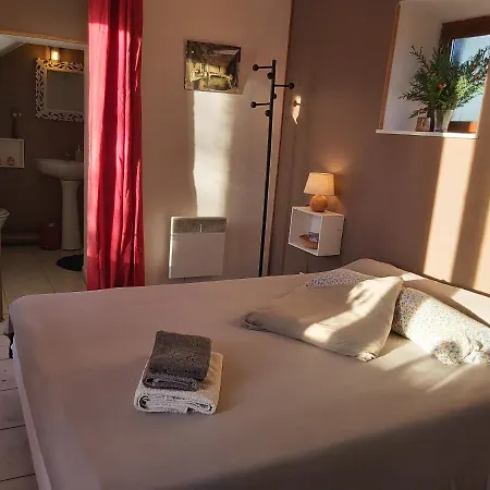 Les De La Valette Country house *